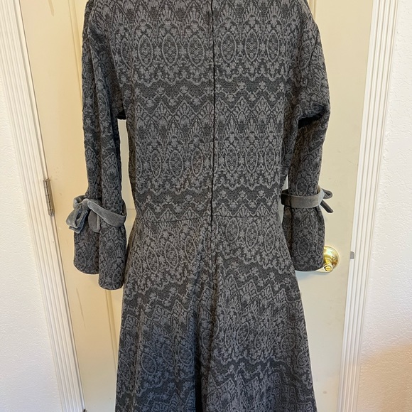 Dress - Picture 3 of 5